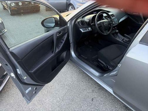 2013 Mazda Mazda3 i Sport