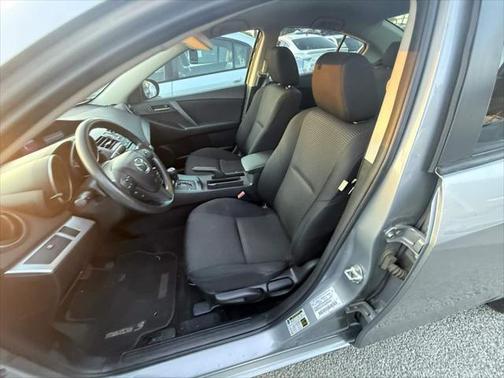 2013 Mazda Mazda3 i Sport