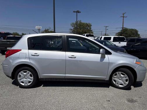 2010 Nissan Versa 1.8 S