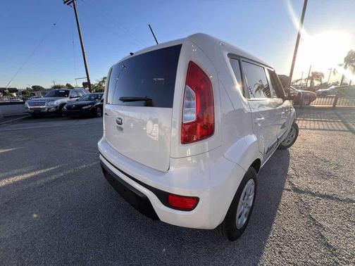 2013 Kia Soul Base