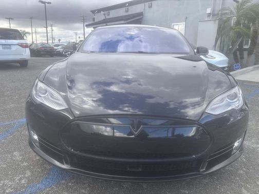 2016 Tesla Model S 90D