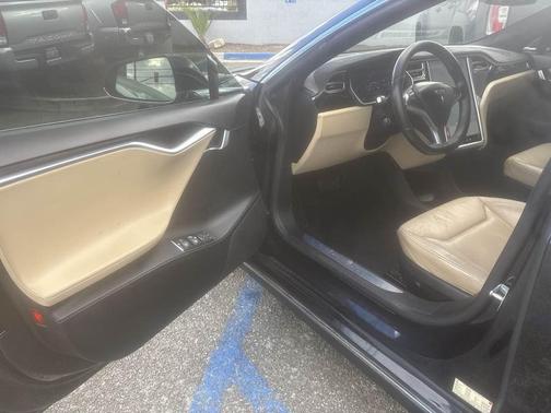 2016 Tesla Model S 90D