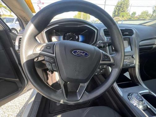2017 Ford Fusion Hybrid SE