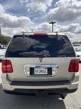 Cashmere Tri-Coat 2005 Lincoln Navigator Luxury