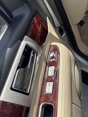 Cashmere Tri-Coat 2005 Lincoln Navigator Luxury