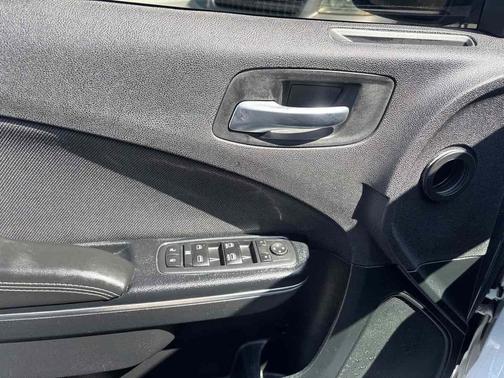 2015 Dodge Charger SE