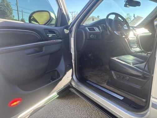 2010 Cadillac Escalade ESV Premium