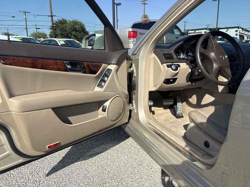 2010 Mercedes-Benz C-Class Luxury
