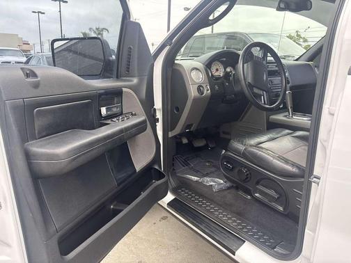 2005 Ford F-150 Lariat SuperCrew