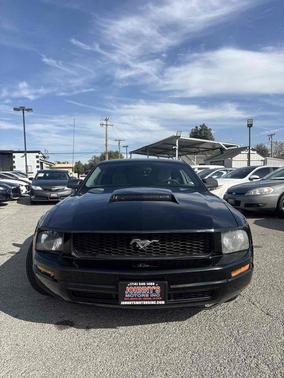 2005 Ford Mustang Deluxe