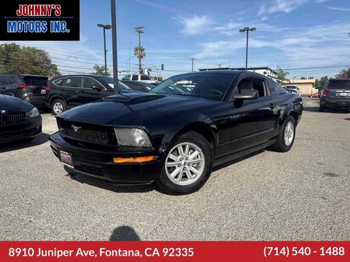 2005 Ford Mustang Deluxe