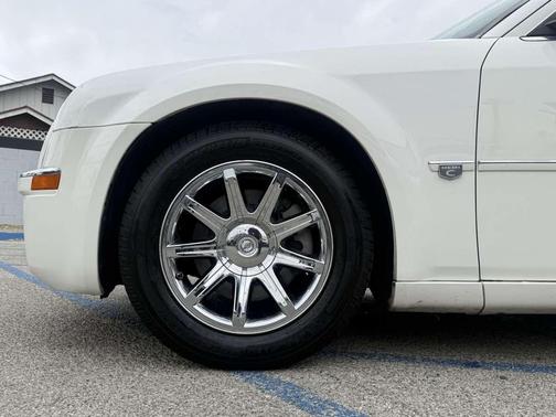 Stone White 2006 Chrysler 300C Base