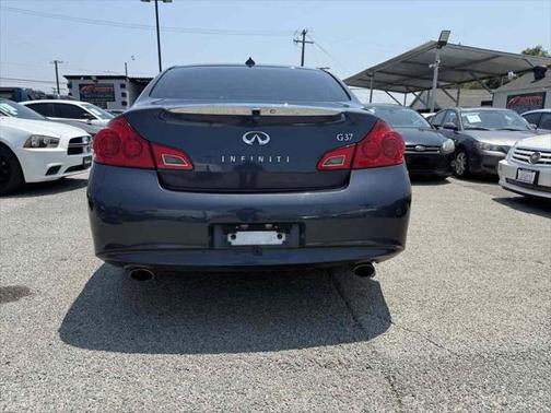 2011 INFINITI G37 Journey