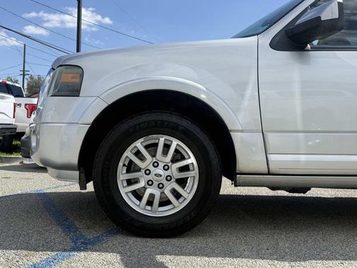 Ingot Silver Metallic 2014 Ford Expedition EL Limited