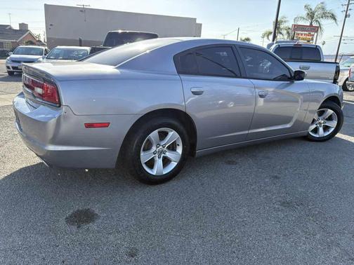 Billet Silver Metallic Clearcoat 2014 Dodge Charger SE