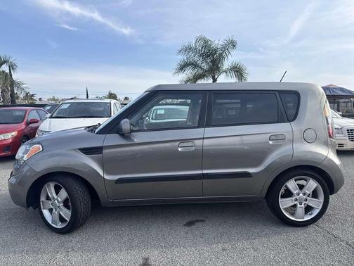Titanium 2010 Kia Soul !