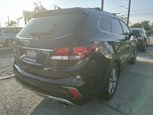 2017 Hyundai SANTA FE SE