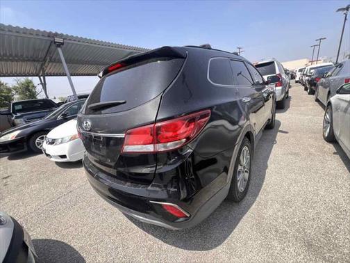 2017 Hyundai SANTA FE SE