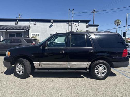 2003 Ford Expedition Base