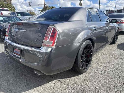 2013 Chrysler 300C Base
