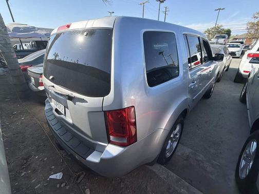 Alabaster Silver Metallic 2012 Honda Pilot EX