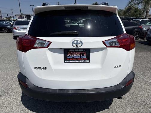 Super White 2014 Toyota RAV4 XLE