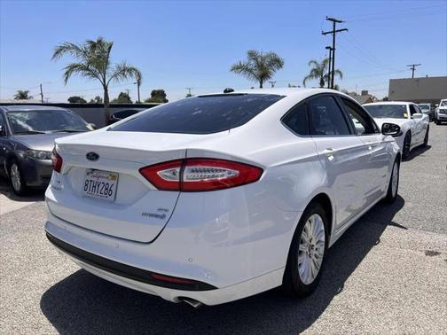 2016 Ford Fusion Hybrid SE