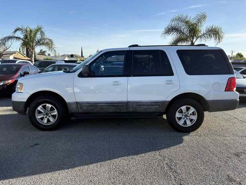 2003 Ford Expedition Base