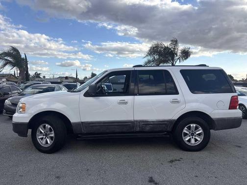 2003 Ford Expedition Base