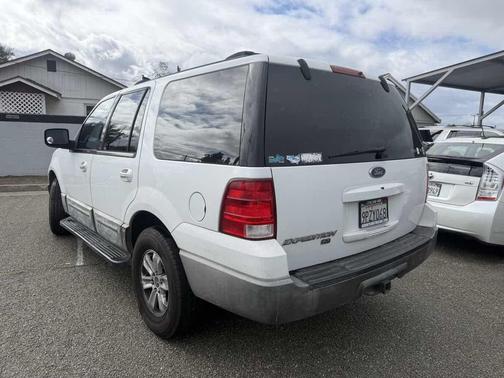 2003 Ford Expedition Base