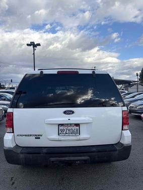2003 Ford Expedition Base