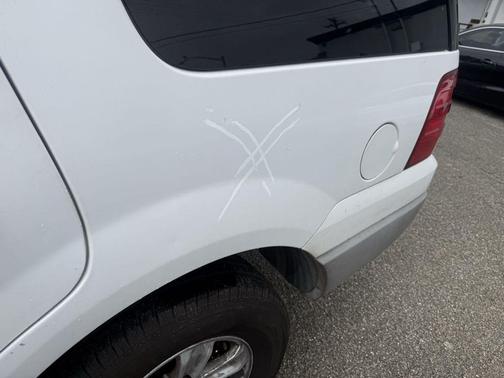 2003 Ford Expedition Base