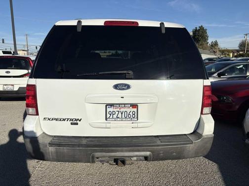 2003 Ford Expedition Base