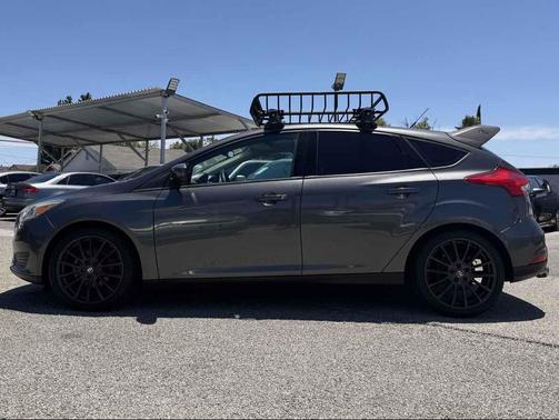 Magnetic Metallic 2018 Ford Focus SE