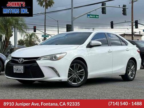 Super White 2016 Toyota Camry XLE