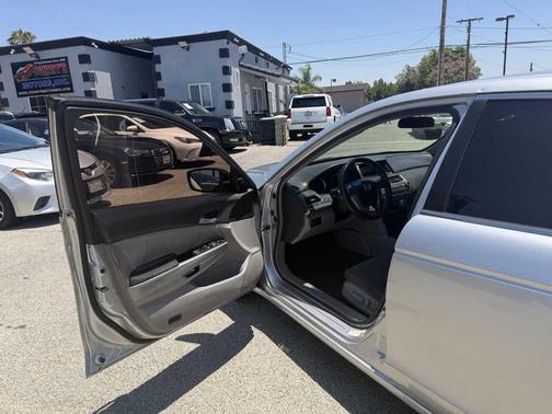 Alabaster Silver Metallic 2008 Honda Accord EX