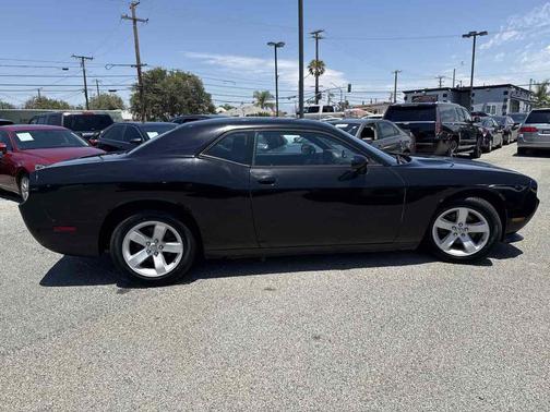 Black 2013 Dodge Challenger SXT