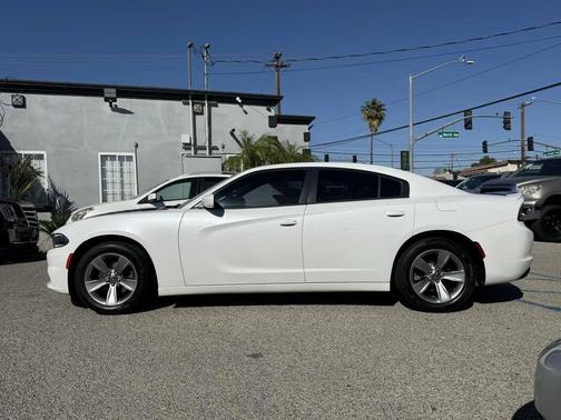 2016 Dodge Charger SE
