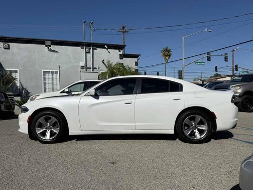 2016 Dodge Charger SE
