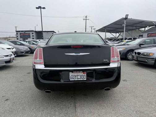 2012 Chrysler 300C Base