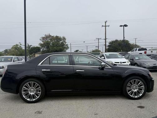 2012 Chrysler 300C Base