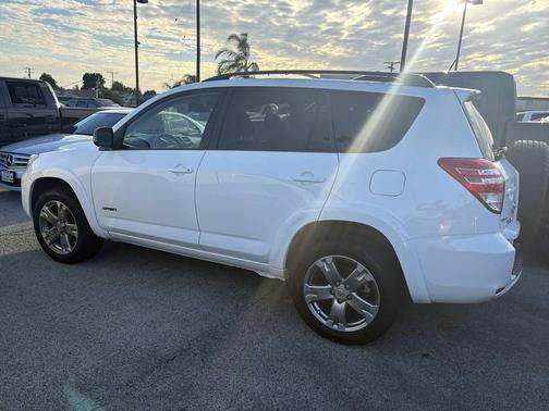 2009 Toyota RAV4 Sport