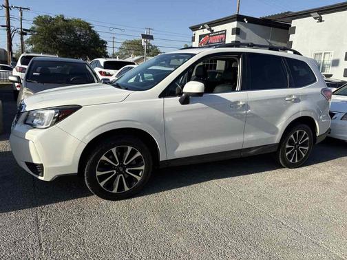 Crystal White Pearl 2017 Subaru Forester 2.0XT Premium