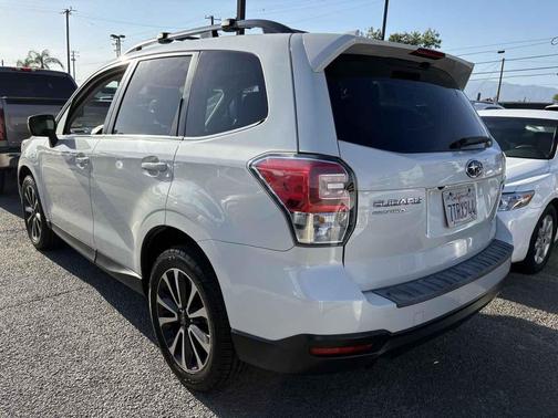 Crystal White Pearl 2017 Subaru Forester 2.0XT Premium