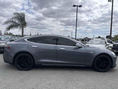 Silver Metallic 2014 Tesla Model S 60
