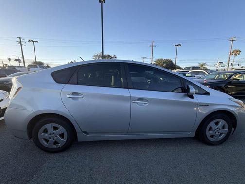 Classic Silver Metallic 2011 Toyota Prius One