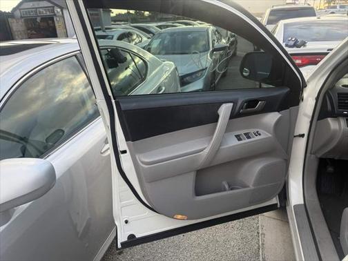 2013 Toyota Highlander SE