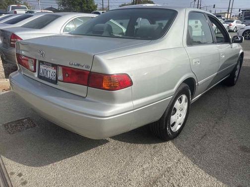 2000 Toyota Camry LE