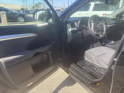 2015 Toyota Highlander LE