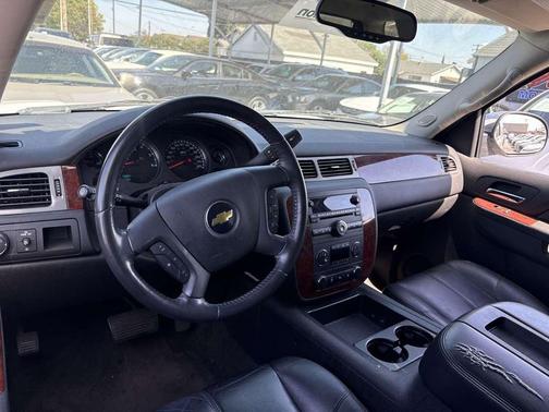 Summit White 2010 Chevrolet Suburban 1500 LT